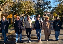 Rafael Solís, primero por la izquierda, será el nuevo concejal del PP en Carreño.