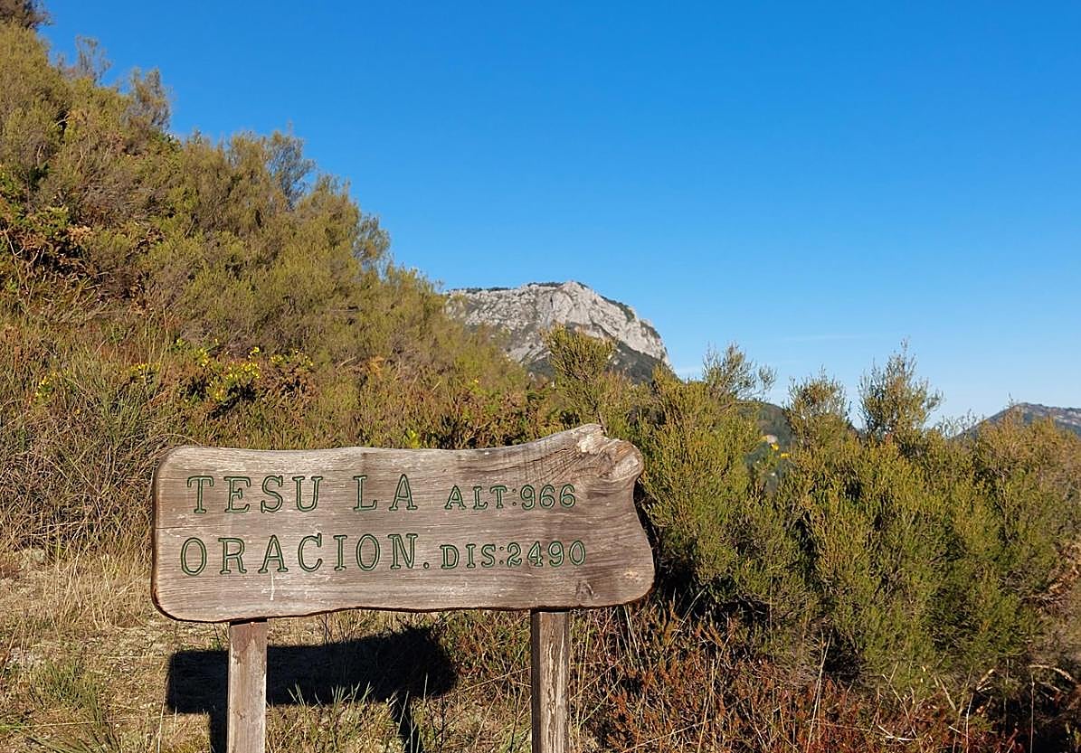 Imagen principal - Parada en el Tesu la Oración.
