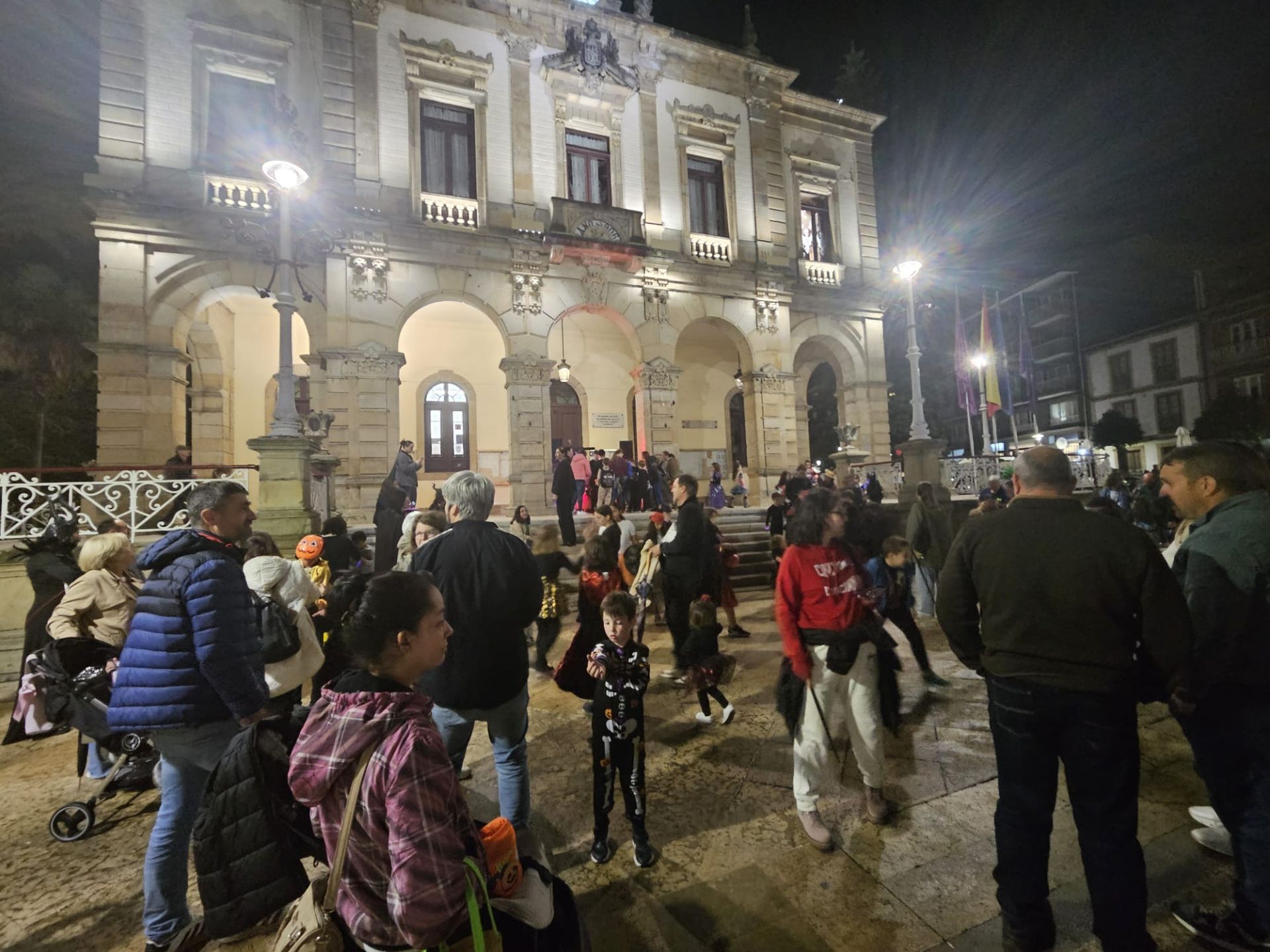Halloween llena las calles de Villaviciosa