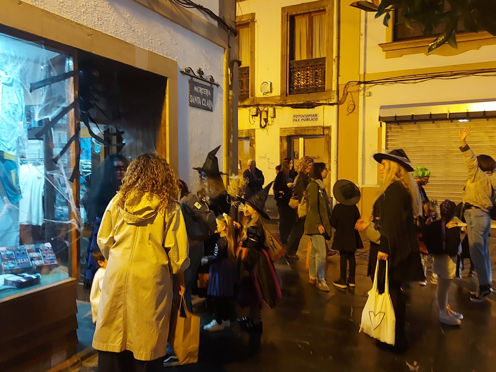 Halloween llena las calles de Villaviciosa