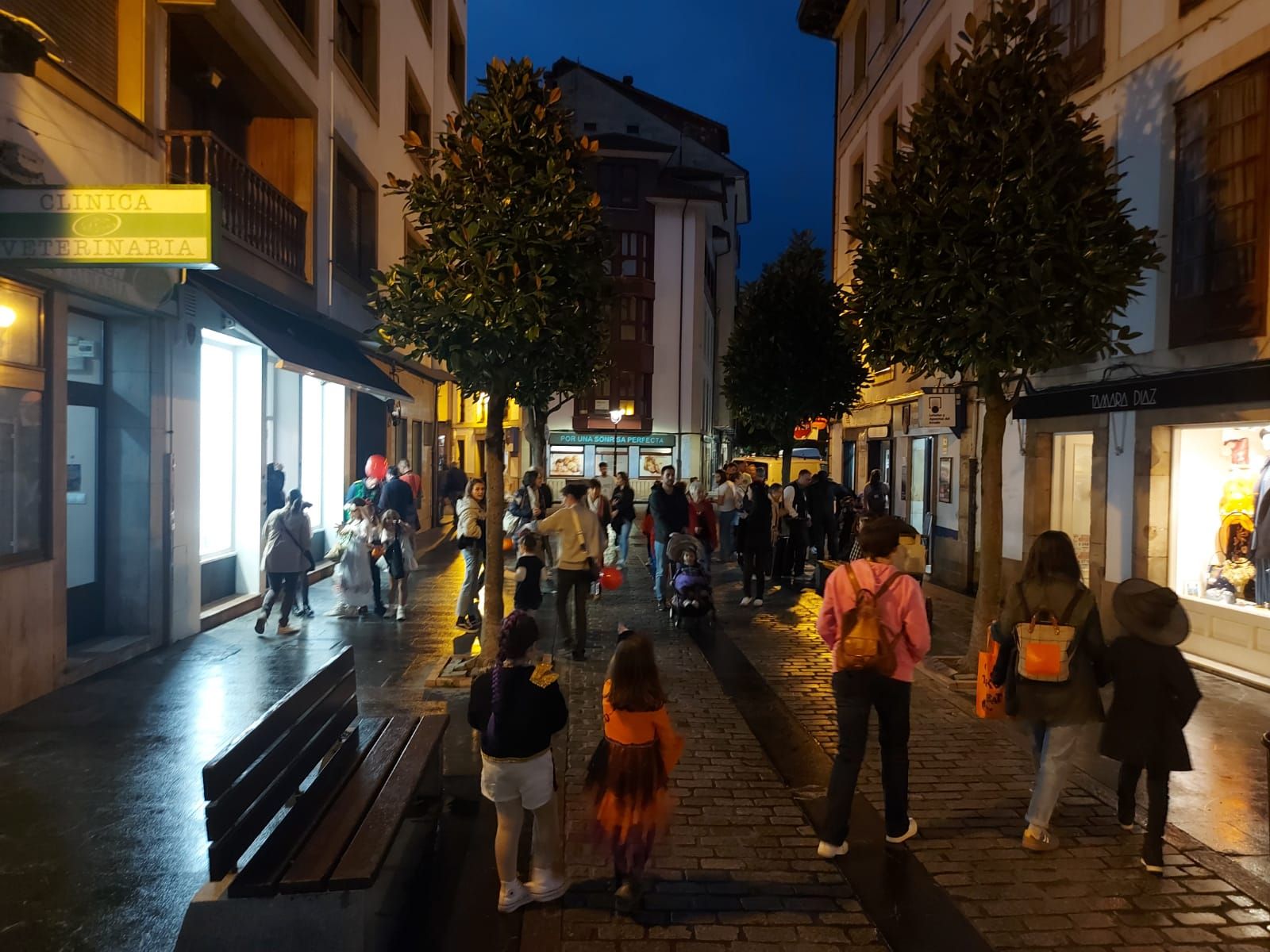 Halloween llena las calles de Villaviciosa