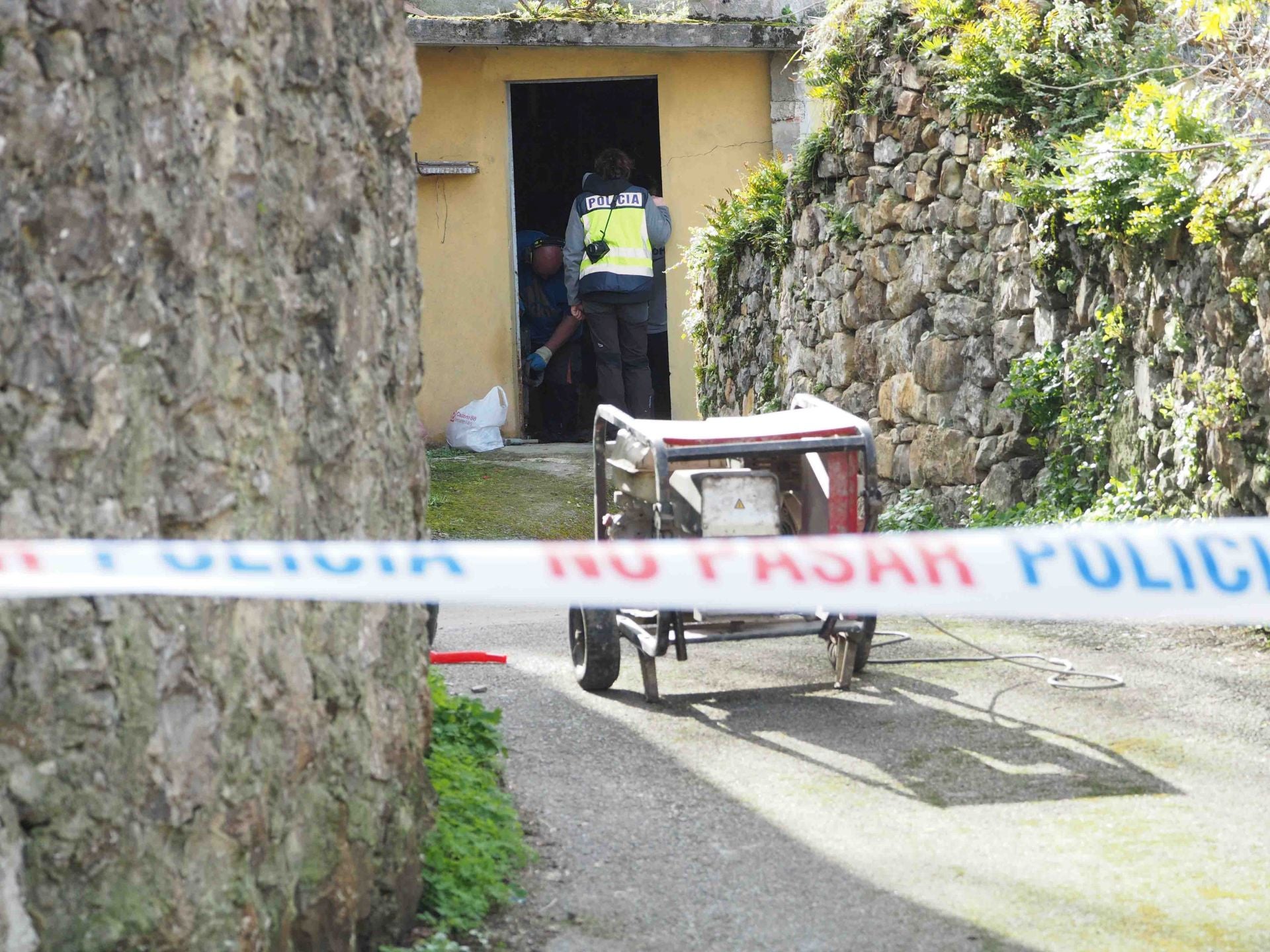 Inspección en la vivienda de Berbes (Ribadesella) en 2018. n