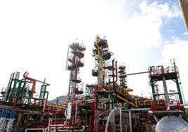 Planta de combustibles 100% renovables de Repsol en Cartagena, la única de la península dedicada por completo y a gran escala a la producción de estos combustibles. La energética tiene en cartera otros dos proyectos.