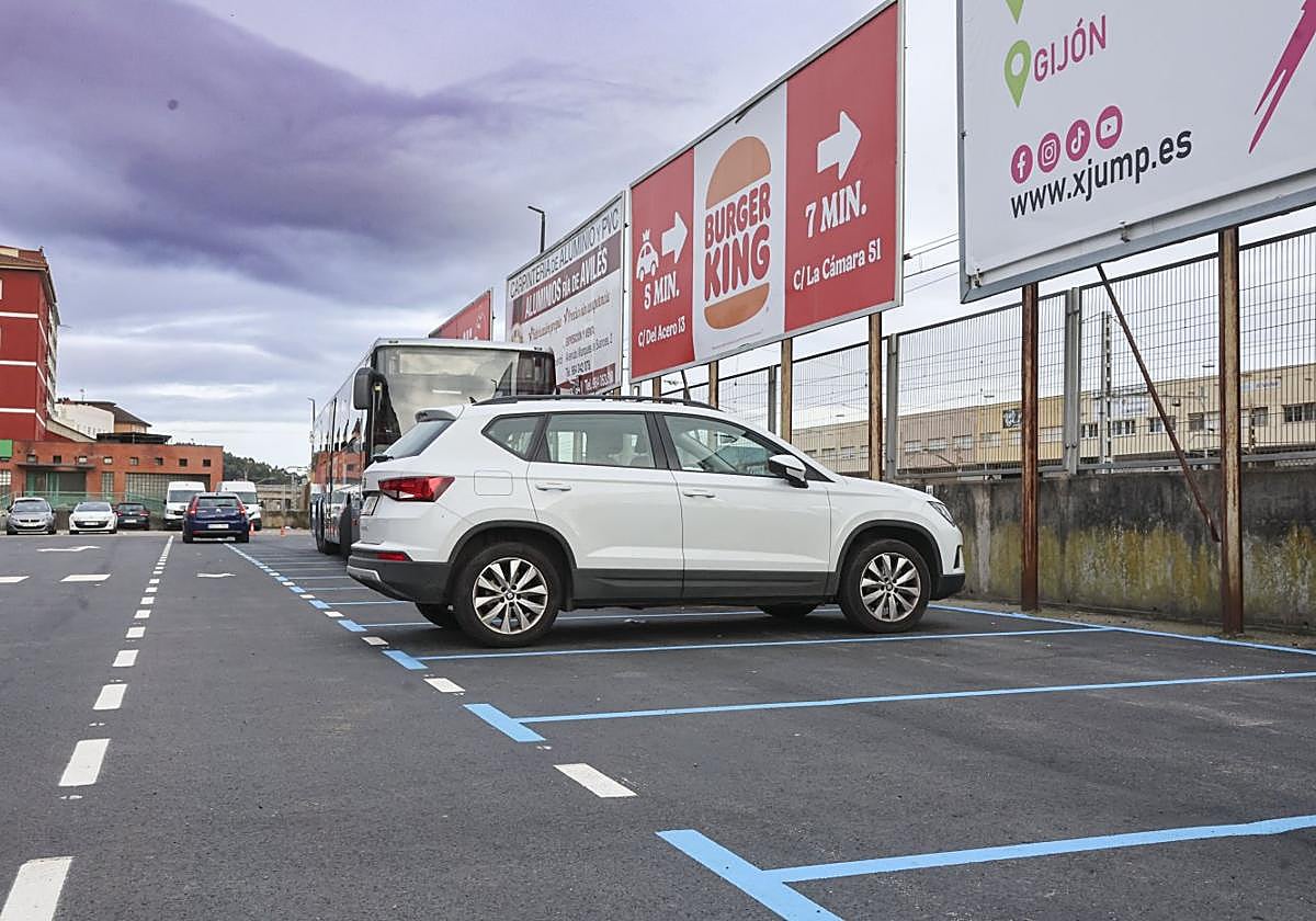 Los aparcamientos regulados en el interior de la estación de autobuses.