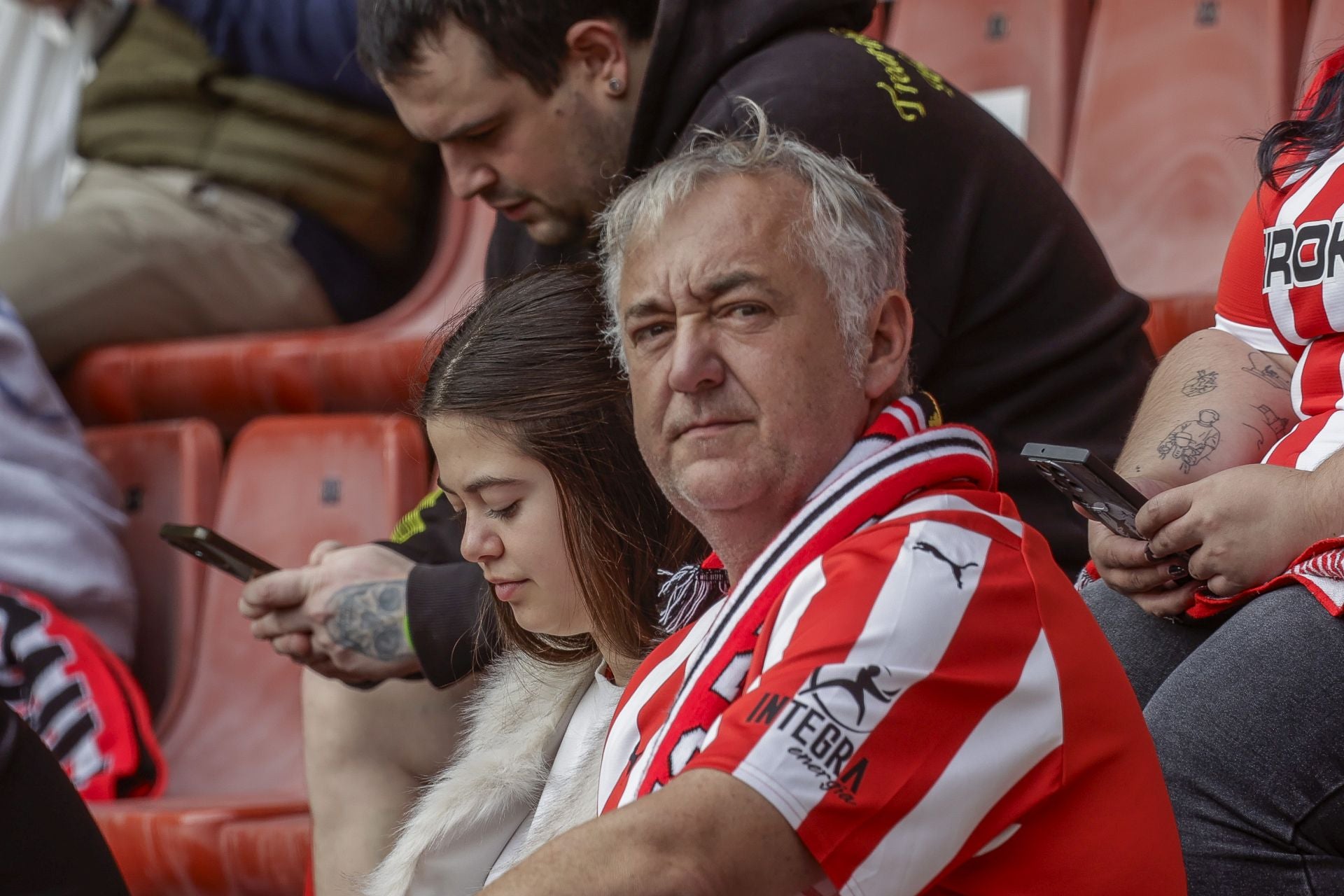 Fotos: ¿Estuviste en El Molinón viendo el Sporting-Las Palmas? ¡Búscate!