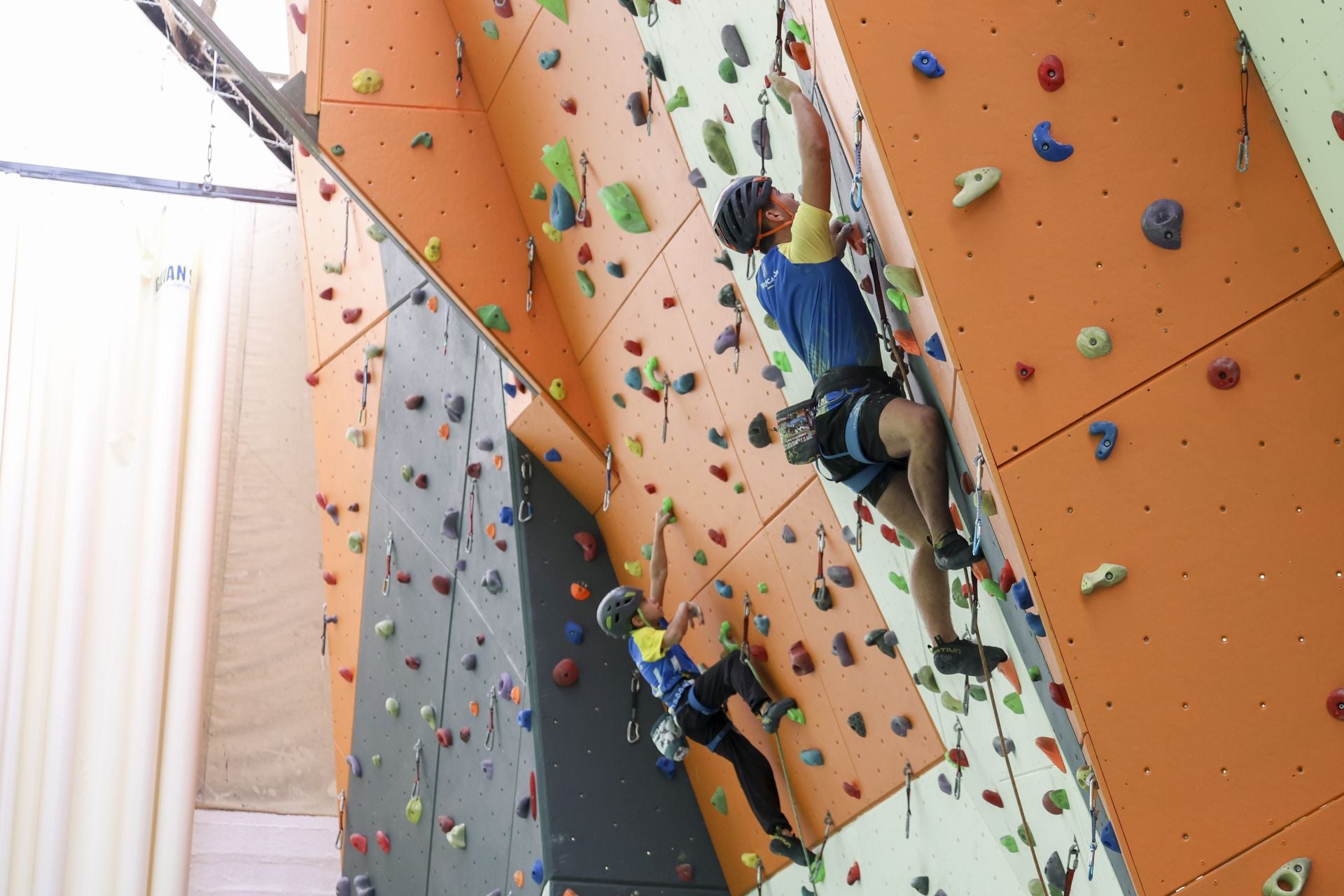 Villaviciosa estrena rocódromo