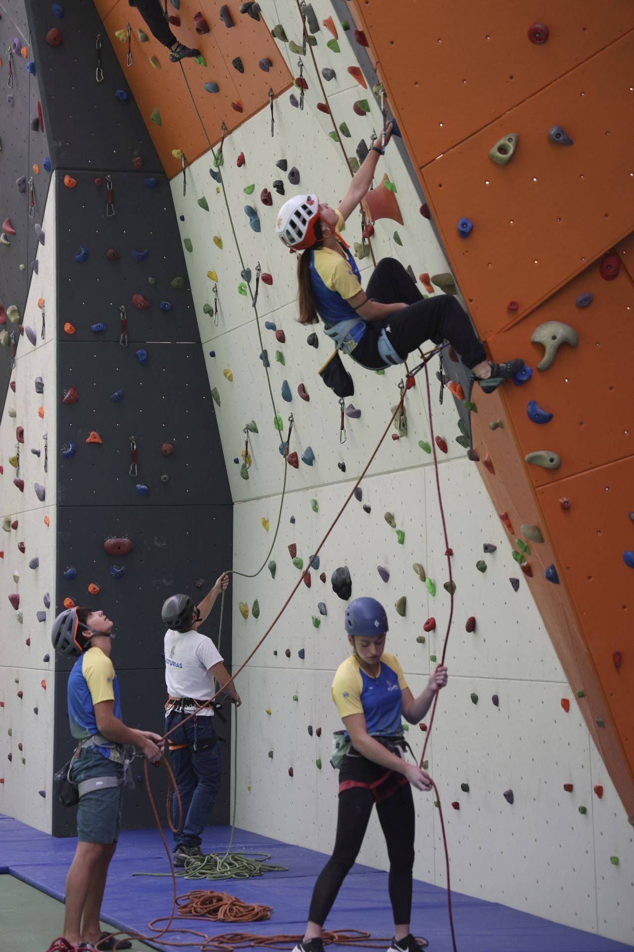 Villaviciosa estrena rocódromo