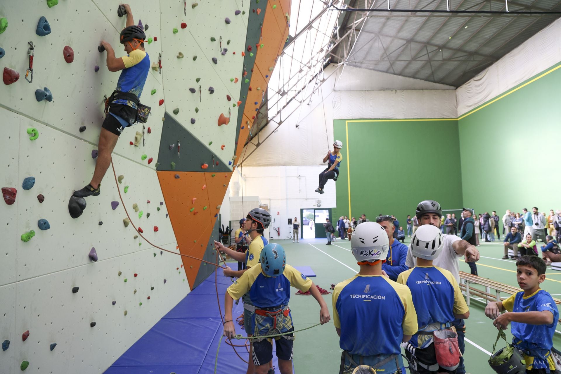 Villaviciosa estrena rocódromo