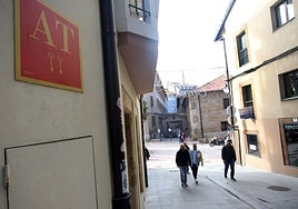 Apartamentos turísticos de la plaza de Riego.