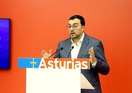 Adrián Barbón, durante su comparecencia a los medios tras la comisión ejecutiva autonómica.