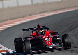 El Tatuus F4 T-421 del equipo Tecnicar by Amtog, conducido por el piloto asturiano.