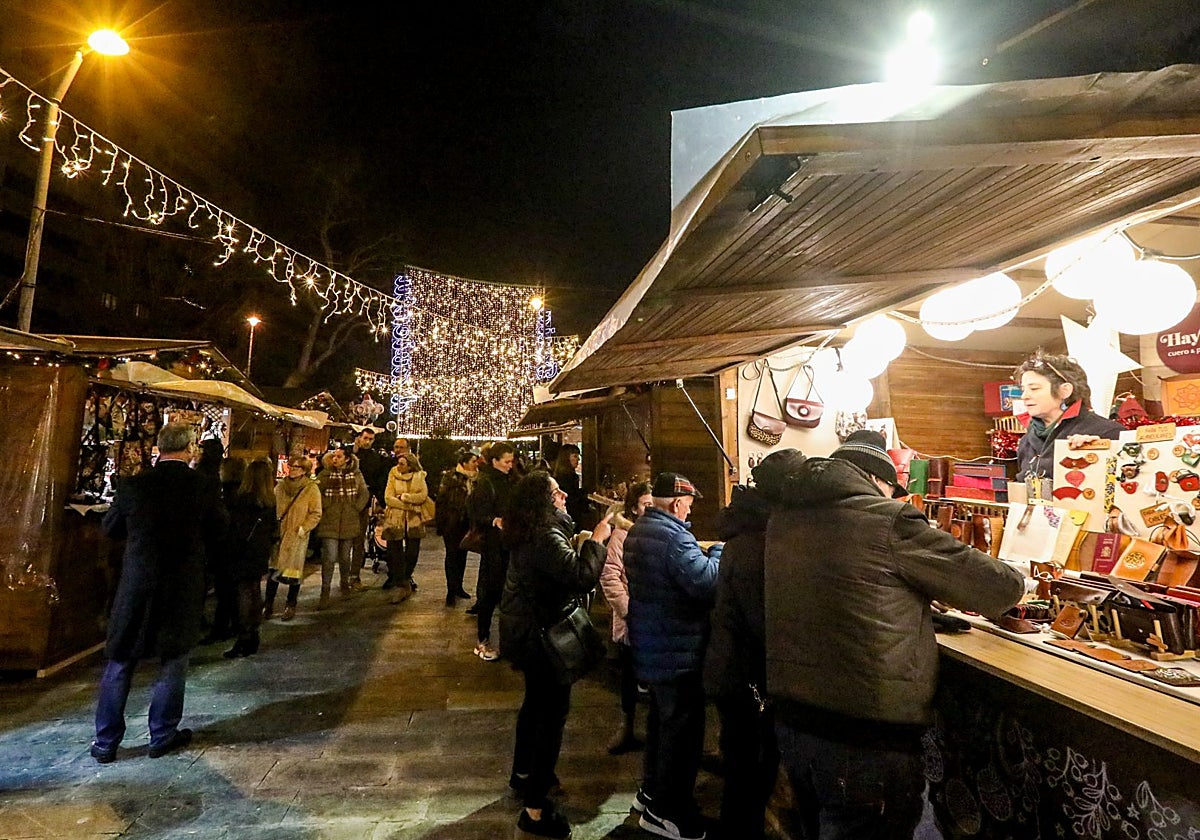 El mercadillo de Navidad de Avilés volverá a instalarse este año en el parque de Las Meanas.