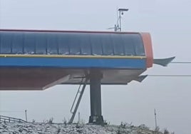 La zona alta de la estación lenense con los primeros copos de nieve