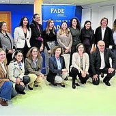 Mentoras, mentorizadas y participantes del programa Ella Lidera.