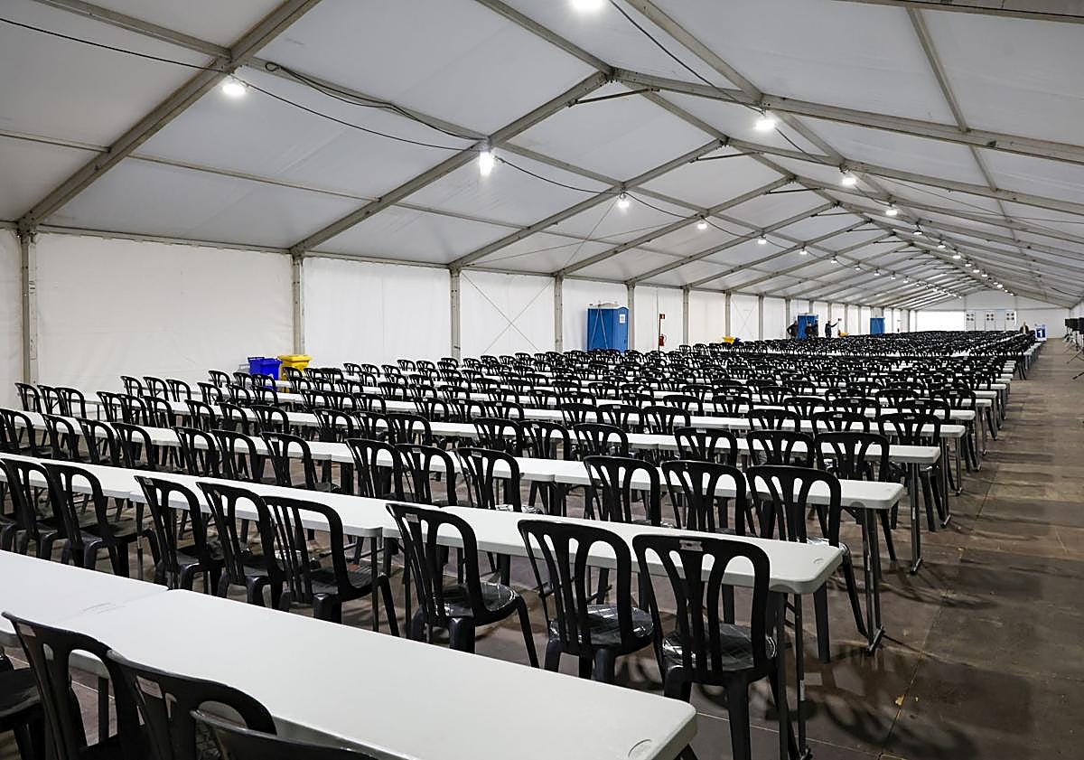 Imagen principal - Gijón acoge este fin de semana la multitudinaria oposición sanitaria de Asturias