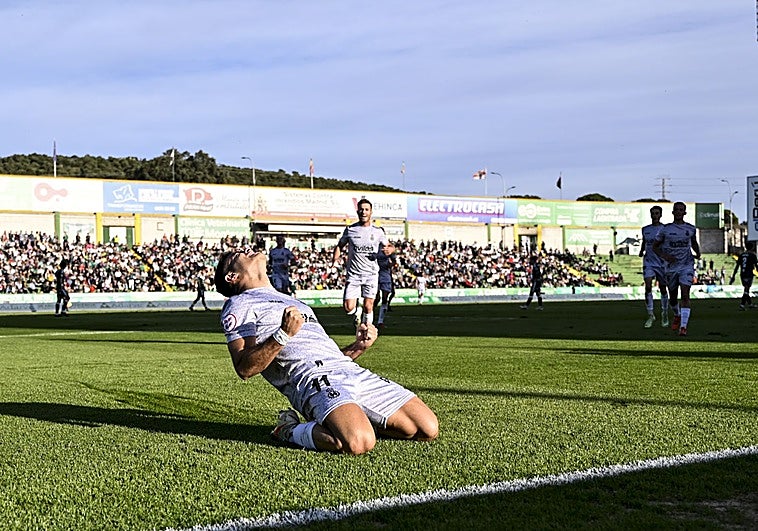 Un Real Avilés sin límites noquea al Cacereño y ya es tercero