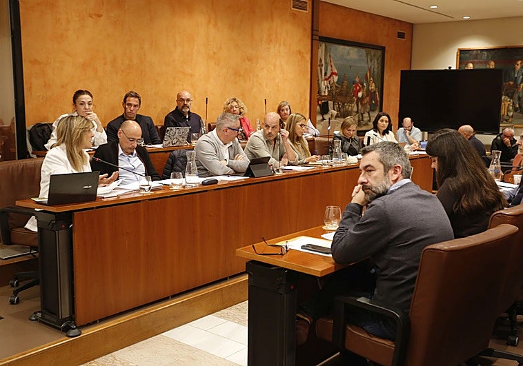 El PP pide explicaciones al gobierno de Avilés sobre el incumplimiento del contrato del agua