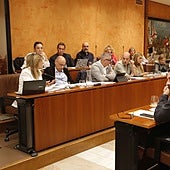 En el Pleno de octubre el Gobierno de Avilés no logró los apoyos para aprobar la subida de la tarifa del agua exigida por el contrato con la empresa Aguas de Avilés.