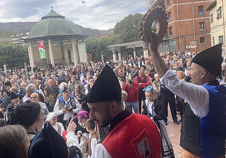 Moreda celebra Los Humanitarios: fabada, panchón y gaita para una fiesta multitudinaria