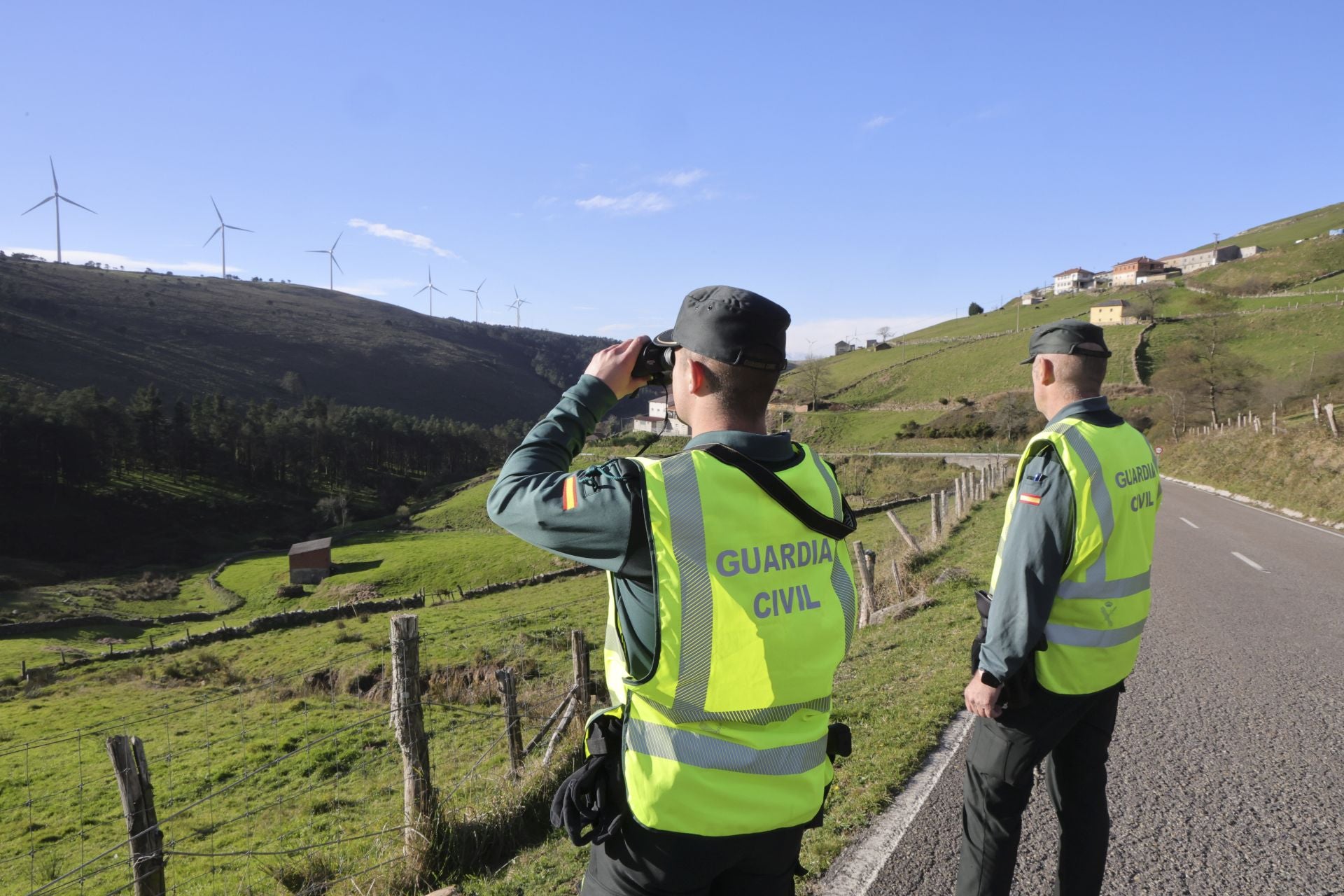 Tomasín, en paradero desconocido: las imágenes de la búsqueda en Tineo