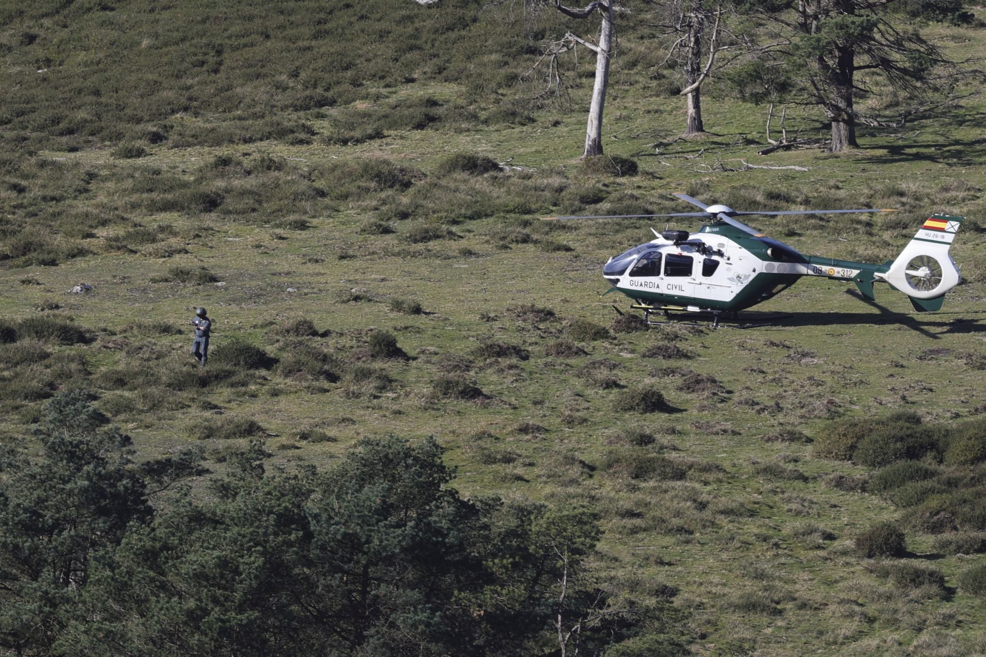 Tomasín, en paradero desconocido: las imágenes de la búsqueda en Tineo
