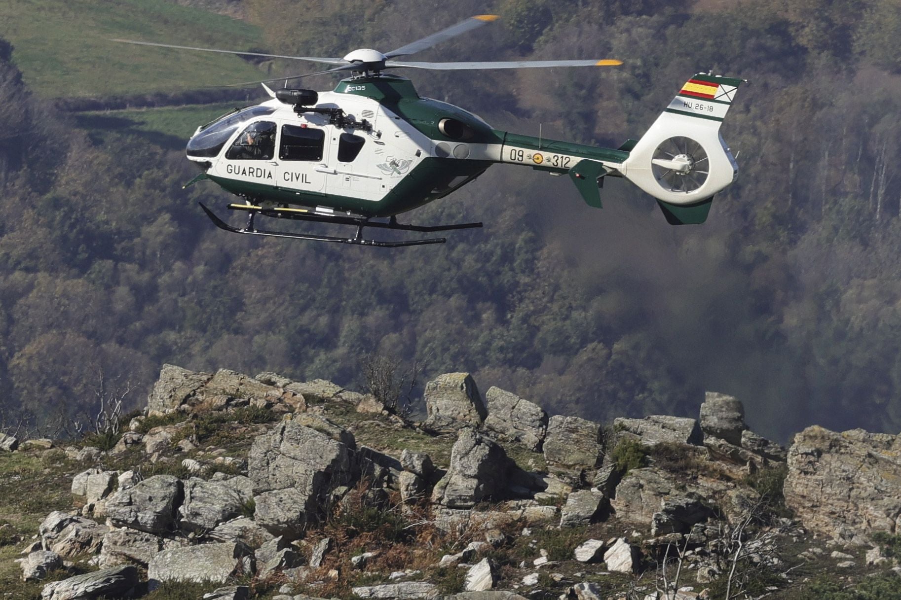 Tomasín, en paradero desconocido: las imágenes de la búsqueda en Tineo