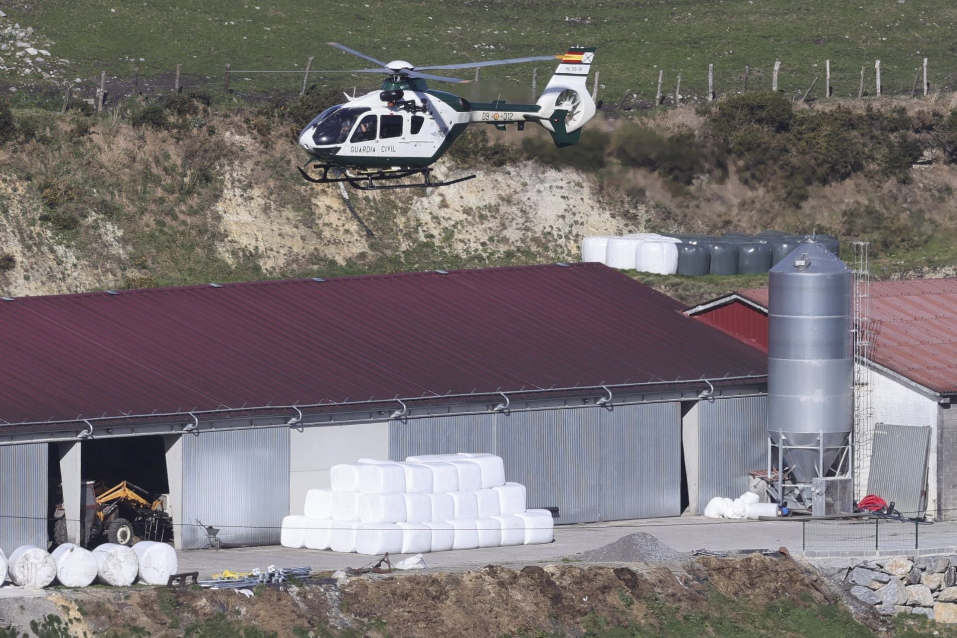 Tomasín, en paradero desconocido: las imágenes de la búsqueda en Tineo