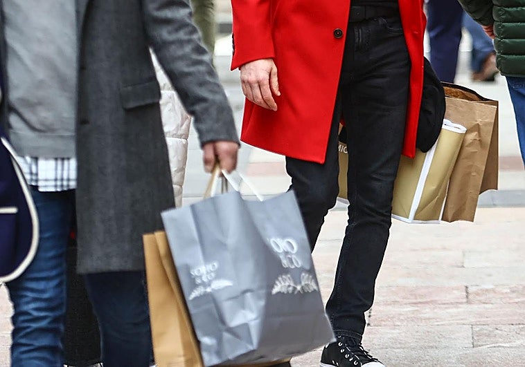 Los diez festivos y domingos que abrirán los comercios en Asturias en 2026