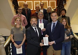 Carlos Rato y Jorge González-Palacios, en primera fila, en la presentación del centenario del Colegio Oficial de Agentes Comerciales de Gijón.