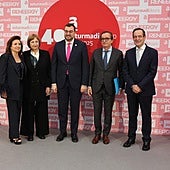 Flor Álvarez, la alcaldesa Mariví Monteserín, el presidente del Principado Adrián Barbón, Alfredo Suárez y José Bono.