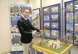 David Álvarez, director comercial de Agencia Álvarez, en la oficina de Gijón.