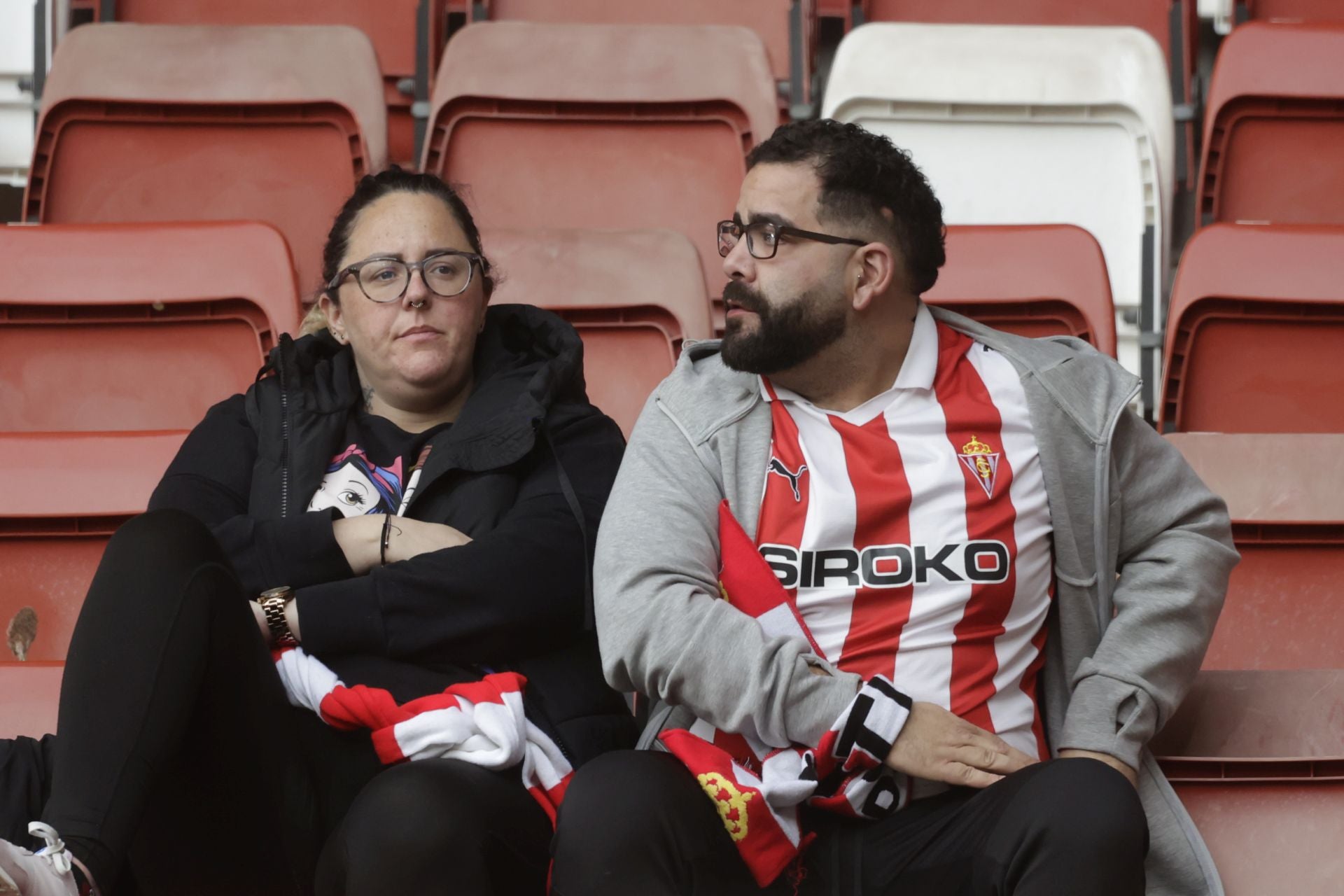 Fotos | ¿Estuviste en El Molinón en el Sporting de Gijón - Eibar? ¡Búscate!