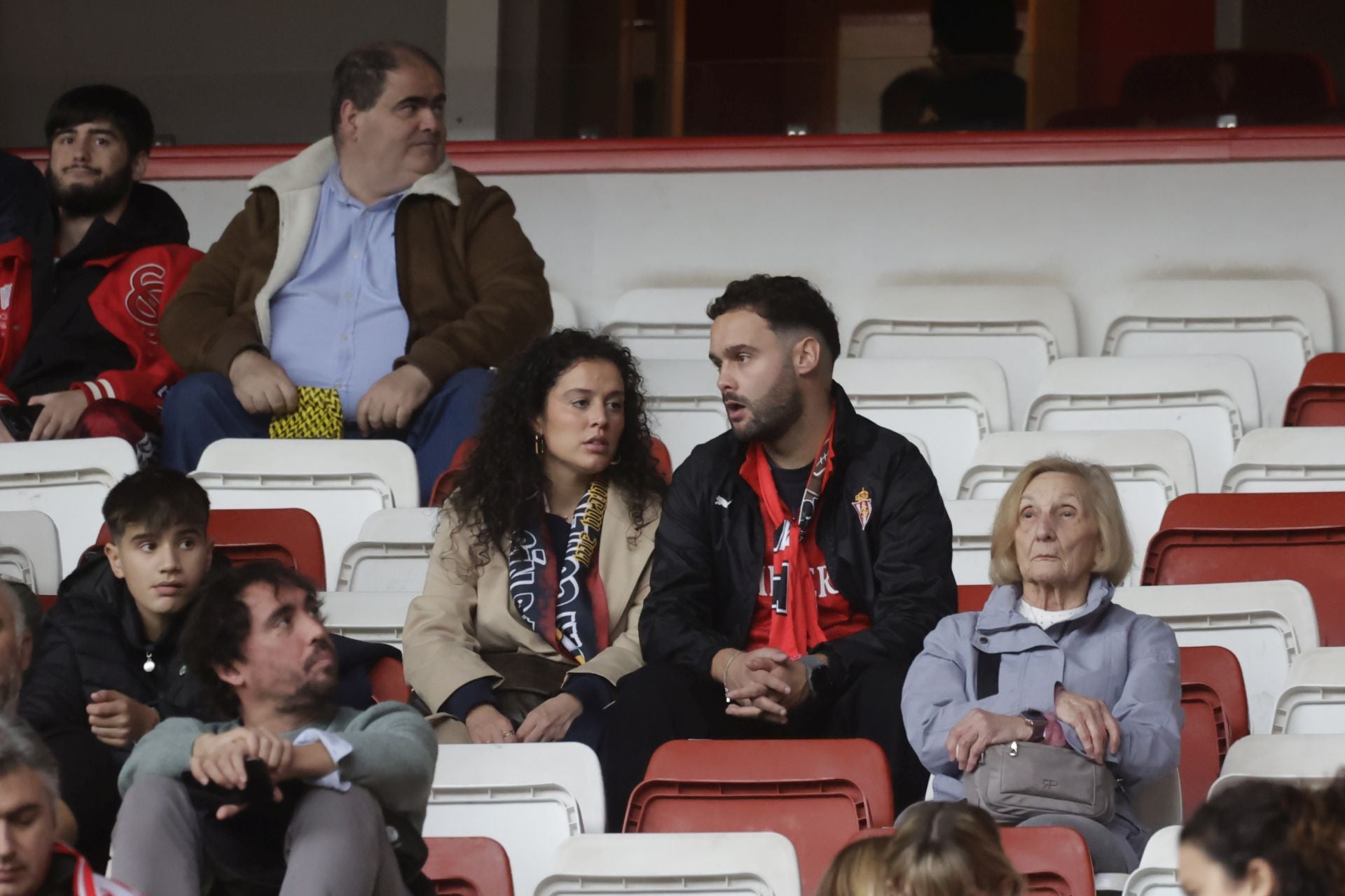 Fotos | ¿Estuviste en El Molinón en el Sporting de Gijón - Eibar? ¡Búscate!