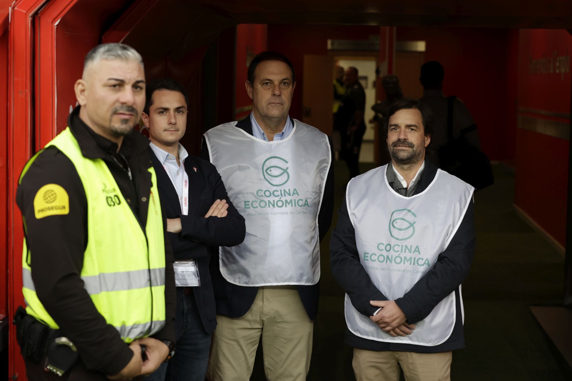 Fotos | ¿Estuviste en El Molinón en el Sporting de Gijón - Eibar? ¡Búscate!