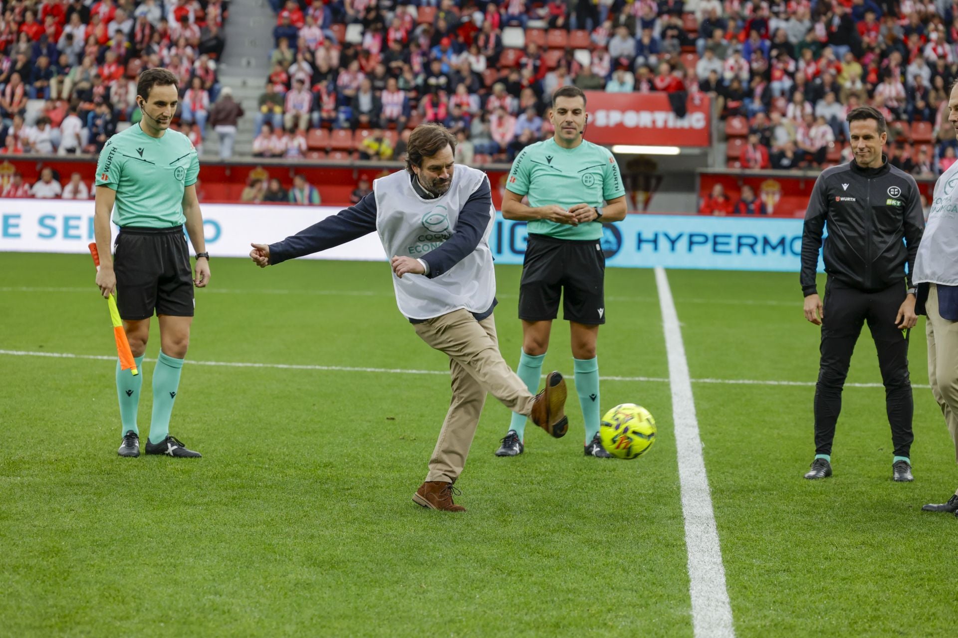 Fotos | ¿Estuviste en El Molinón en el Sporting de Gijón - Eibar? ¡Búscate!