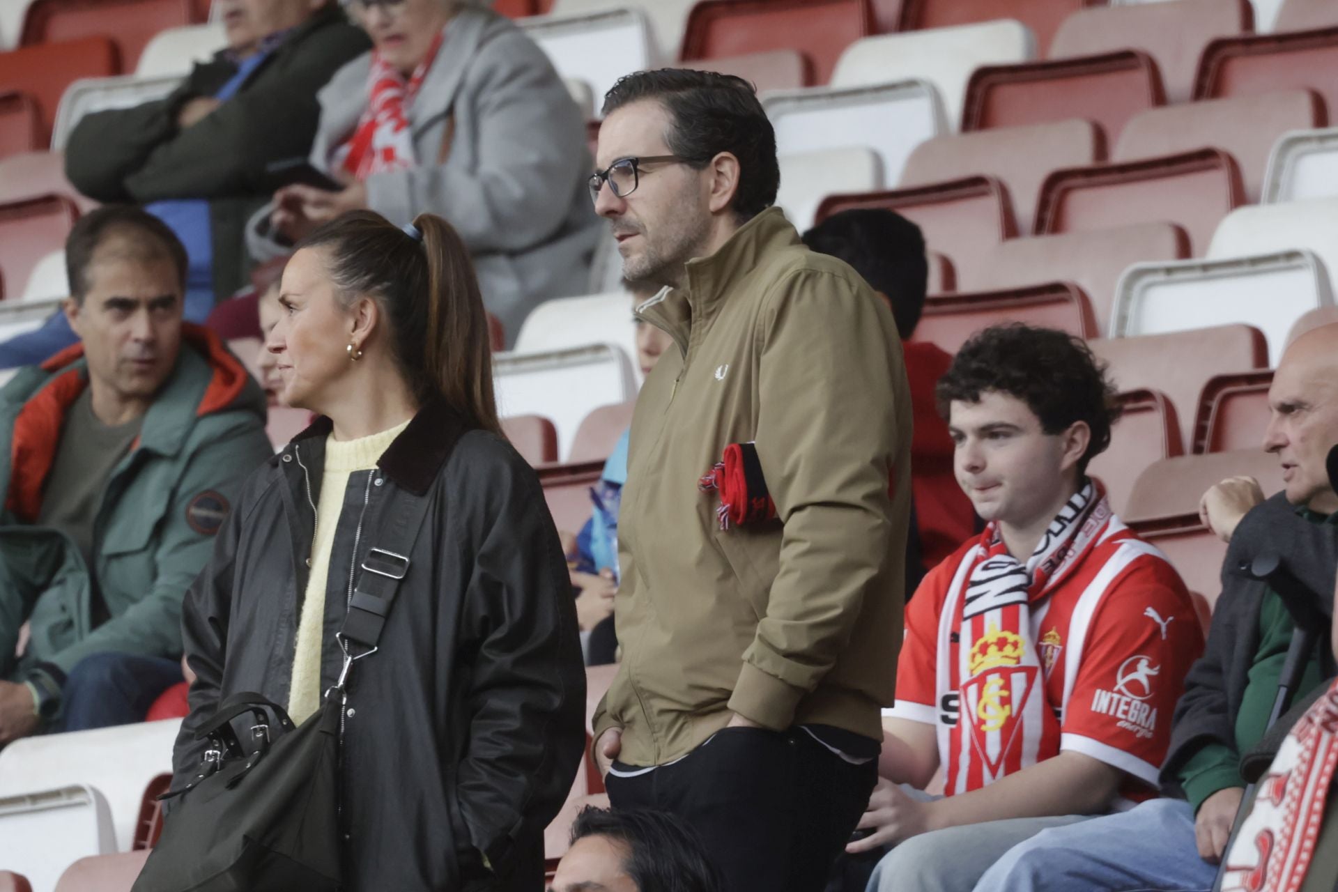 Fotos | ¿Estuviste en El Molinón en el Sporting de Gijón - Eibar? ¡Búscate!