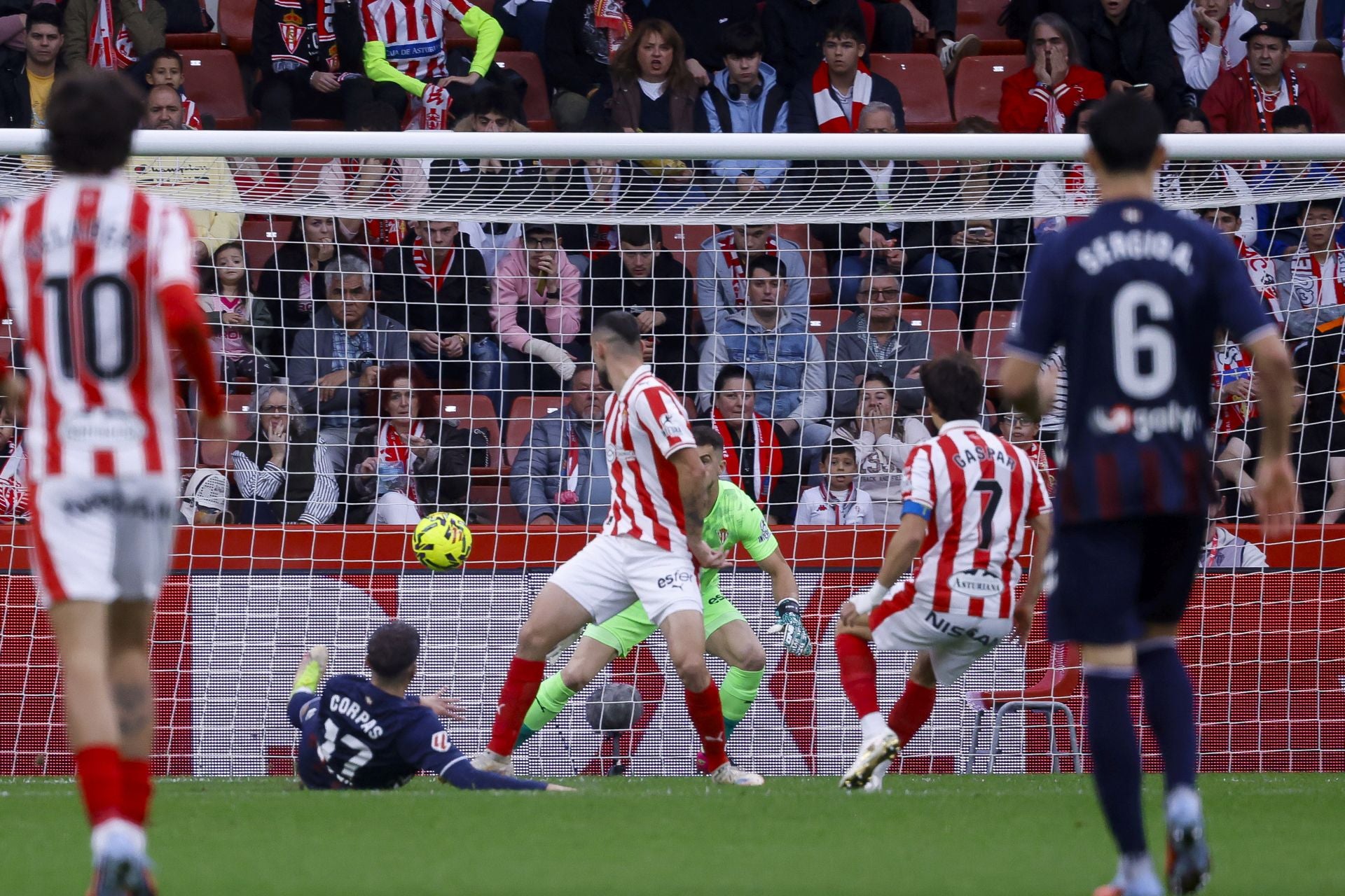 Las mejores jugadas del Sporting de Gijón 1-1 Eibar, en imágenes