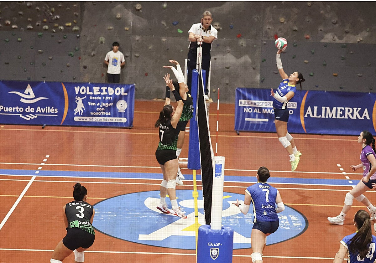 Partido entre La Curtidora Uniovi y el Sestao en el polideportivo de Los Canapés.