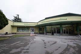 Edificio de infantil del colegio de Llaranes.