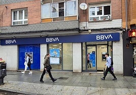 El cajero de la avenida Argentina en el que apareció el cadáver.