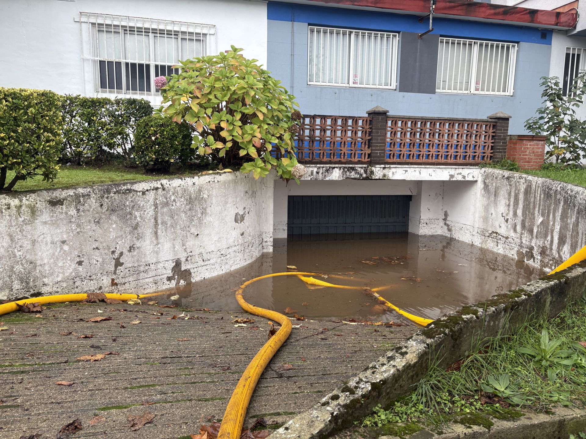 Salinas. Garaje inundado en la calle Doctor Graíño 