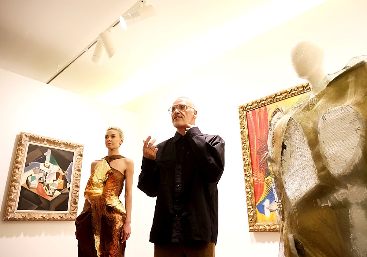 El director creativo de Angel Schlesser, Alfonso Pérez, y la modelo Irene Fonseca reinterpretando a Picasso.