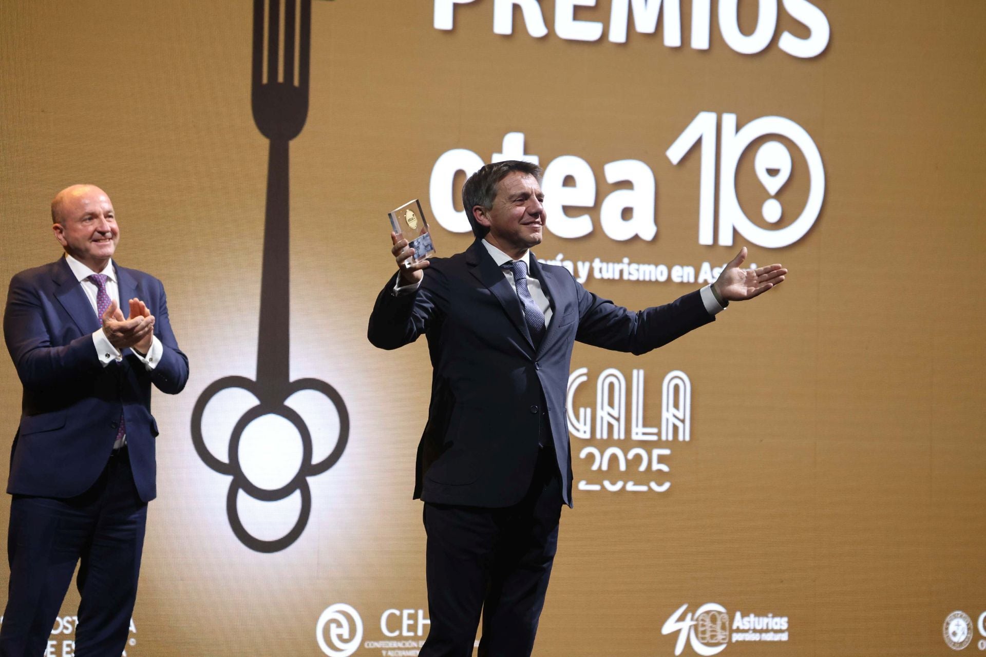 La fiesta de Otea y despedida de Almeida en imágenes