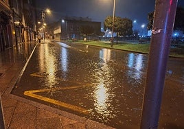 La calle Llano Ponte volvió a inundarse.