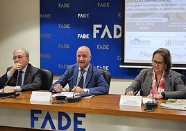 Antonio Díaz, Rubén Castro y Blanca Torrent, durante la jornada.