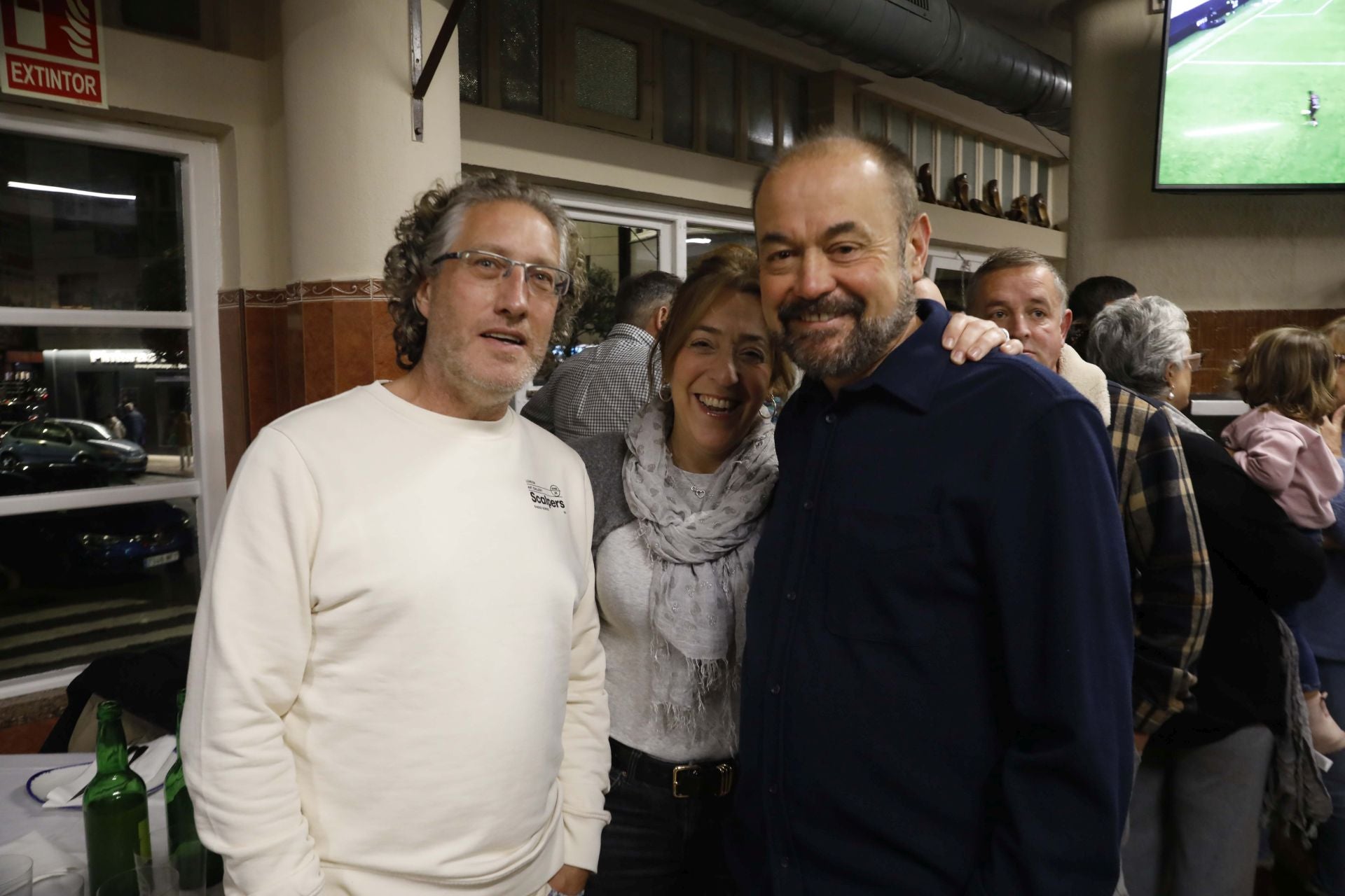 Lleno total en la reapertura de la sidrería Chaflán de Gijón