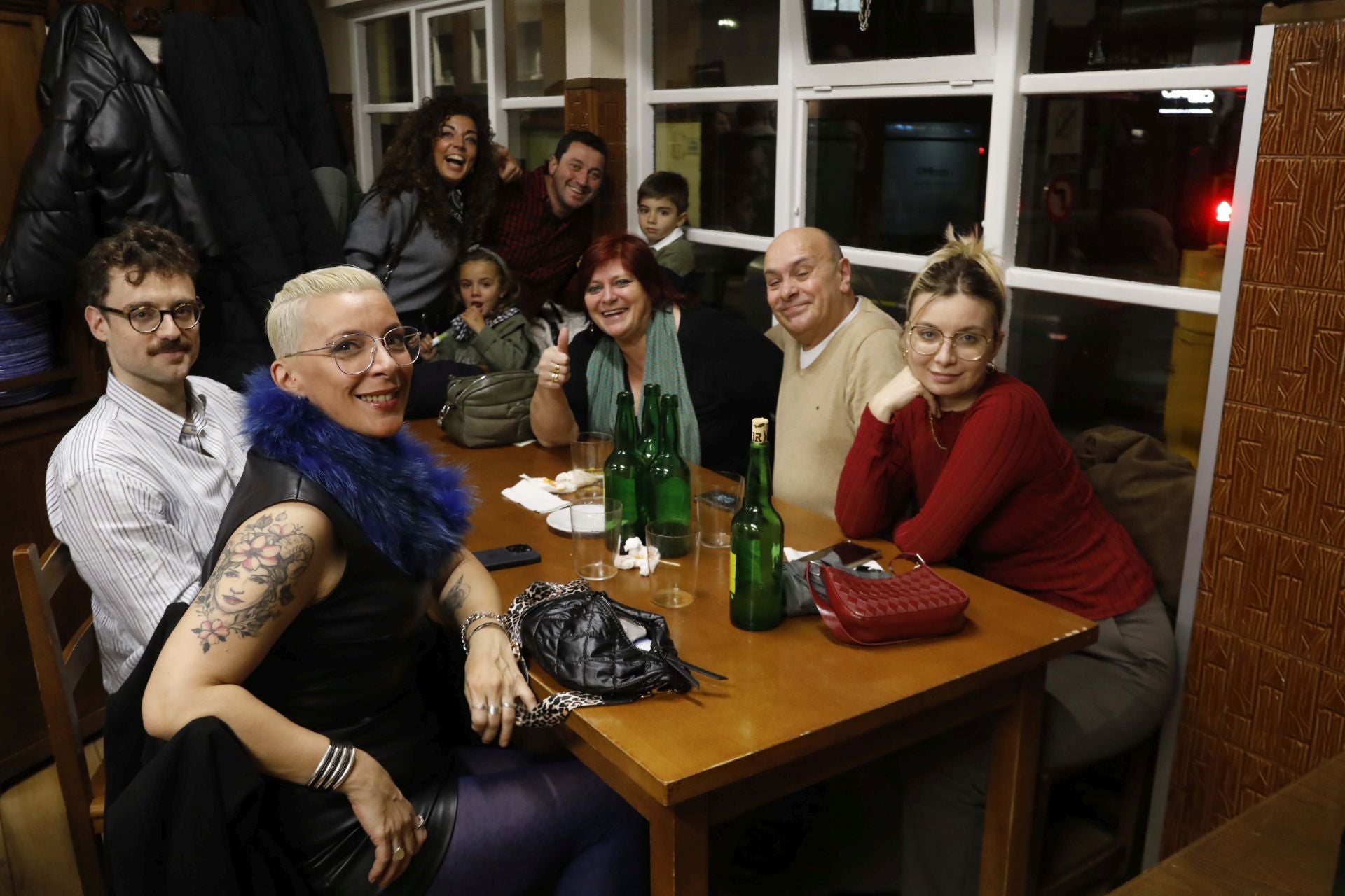 Lleno total en la reapertura de la sidrería Chaflán de Gijón