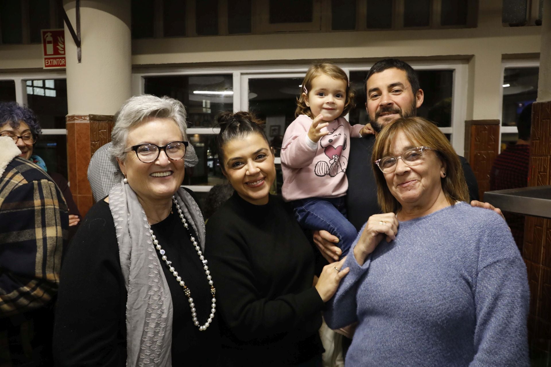 Lleno total en la reapertura de la sidrería Chaflán de Gijón