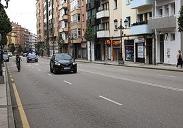 La calle Fuertes Acevedo de Oviedo, donde se produjo el accidente.