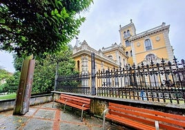 Fachada lateral del palacio de Balsera.